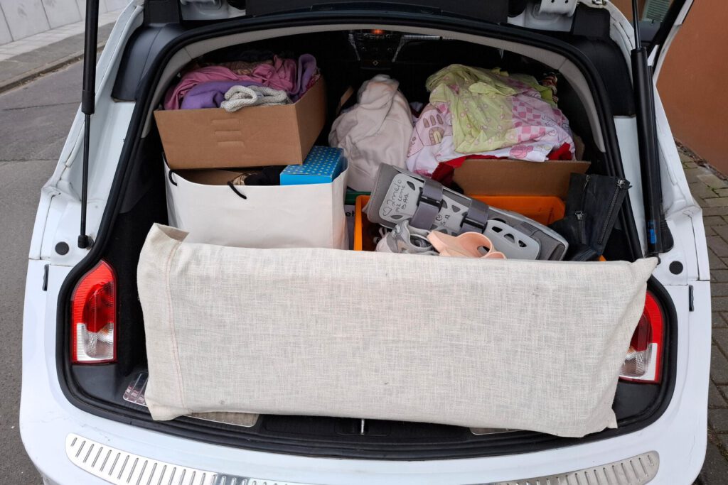 Geschafft. Alle Spenden sind verstaut.
