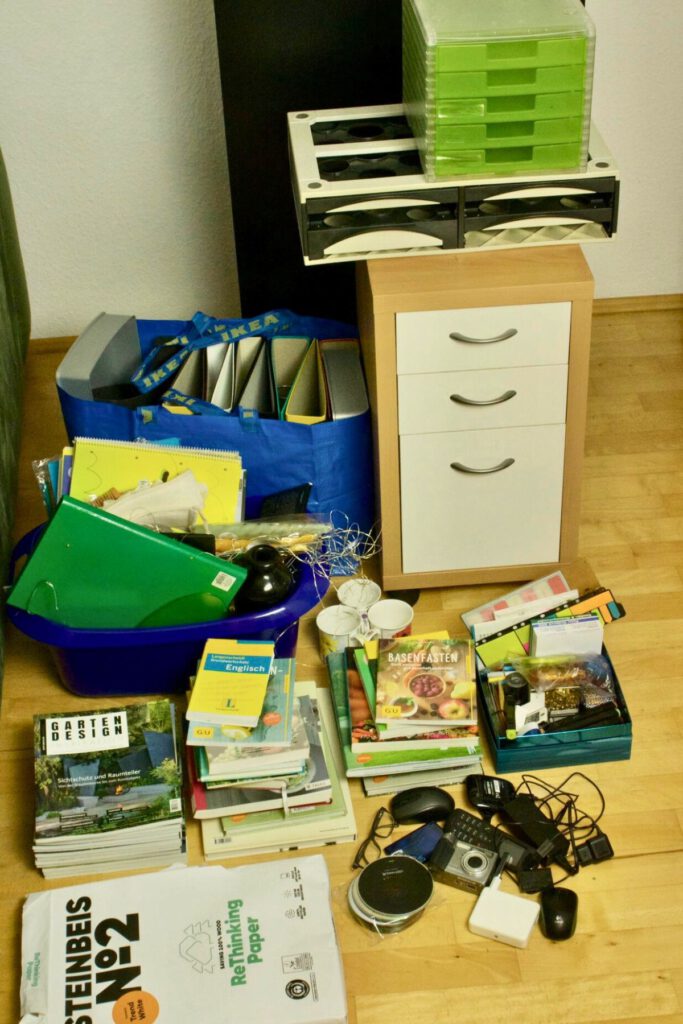 Neues Leben für aussortierte Dinge: spenden und verkaufen.